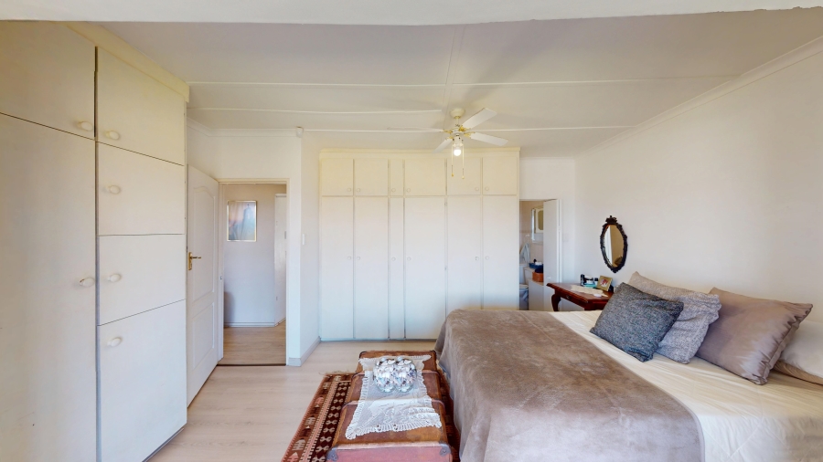 3 Bedroom Property for Sale in Palmiet Western Cape